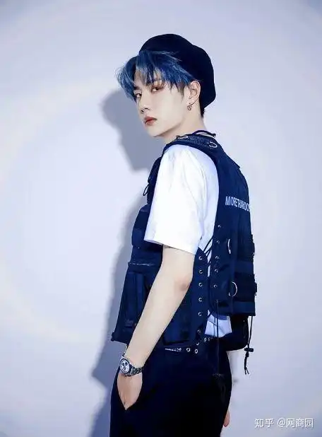 肖战王一博王俊凯都推荐的时尚单品马甲,你还不准备入手
