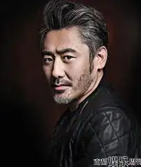 吴秀波谈妻儿他们是我最昂贵的私生活
