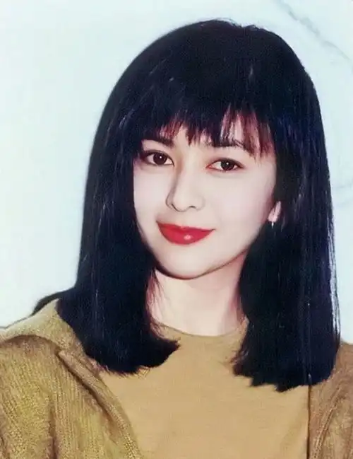 黑发的女生这样化妆,颜值翻倍,特有港星范儿
