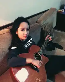 贾静雯陈意涵娜扎杨紫晒自拍再撞脸
