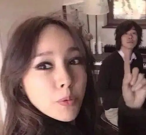 比泫雅还性感,南韩国民妖精却嫁给让她妈妈都丑哭的男人
