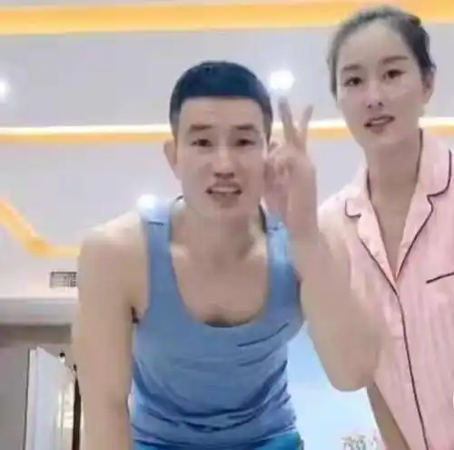 男明星是公认的长得比较丑的,但老婆漂亮
