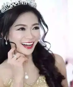 50岁辣妈看着像儿子女朋友,她保持年轻的秘诀竟然是
