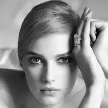 指尖上的娇嫩之花众星彩甲激发搭配灵感图
