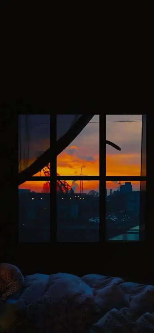 适合微信暗黑模式的深色背景壁纸
