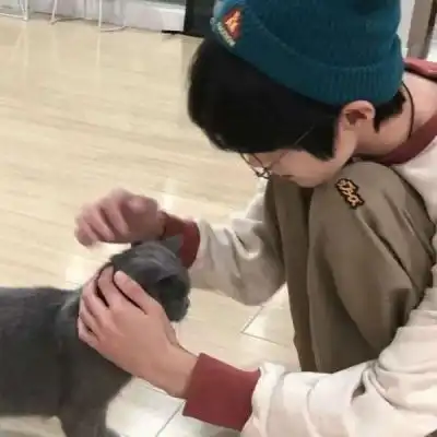 小鹿真人高冷男头怀揣希望去努男生头像我要个性网
