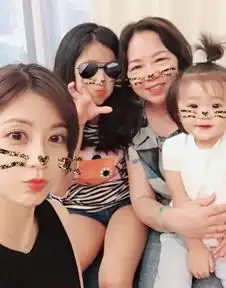 明星是自然美还是整容脸看孩子就明白,最后一个差别大到吓死你
