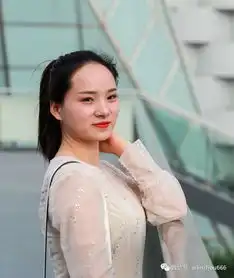 林州邻家女孩六路口天桥人像拍摄
