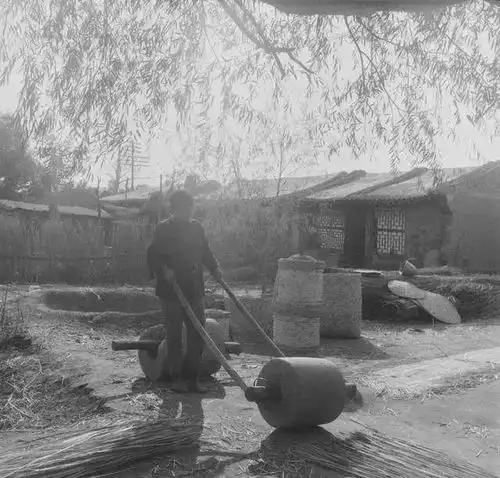 6070年代三伏天,没空调没风扇,农村人是怎么熬过来的
