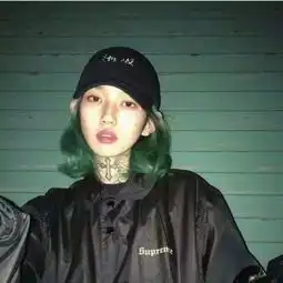 女生超拽霸气欧美头像精选2018懵懵懂懂的年纪颠覆了青春
