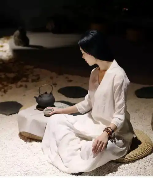 喝茶令我们素颜也美
