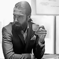 50岁左右黑白有范儿的老男人微信成熟稳重头像微信头像图片大全
