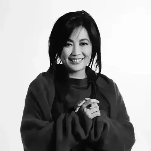 63岁的她比王菲更空灵,出道四十年依然惊艳她不是女神,她是齐豫
