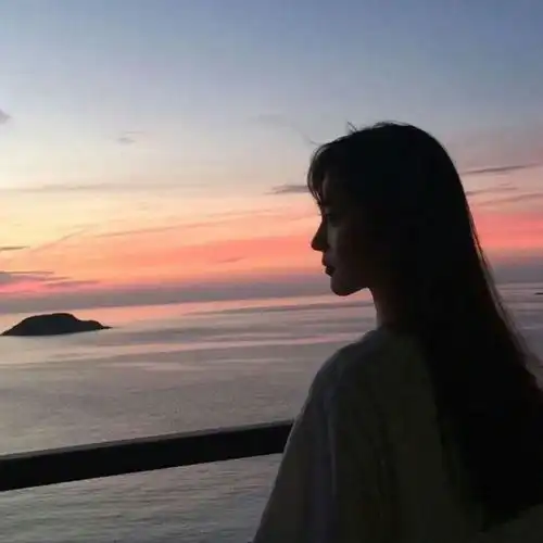 曾经以为不会分手的我们,为什么很多年后却微笑着擦肩而过
