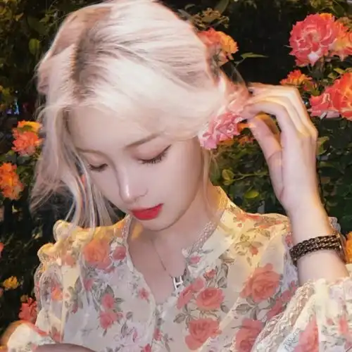 女头自始自终,都是我爱慕你,求而不得
