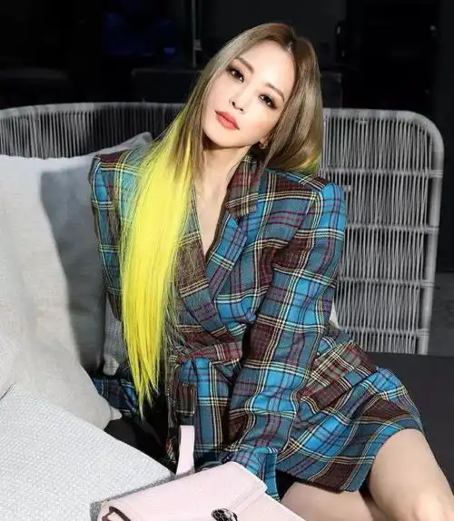 韩剧女王韩艺瑟封杀三年,凭美女的诞生重回巅峰,40岁认爱新男友
