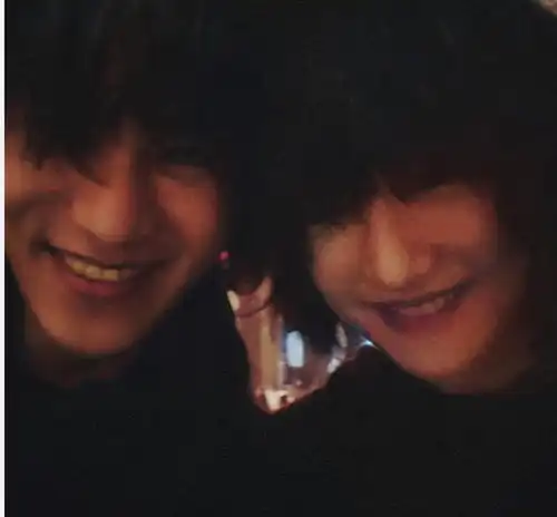 掐点送生日祝福陈坤周迅两人合照五官神似,高圣远竟毫无表示
