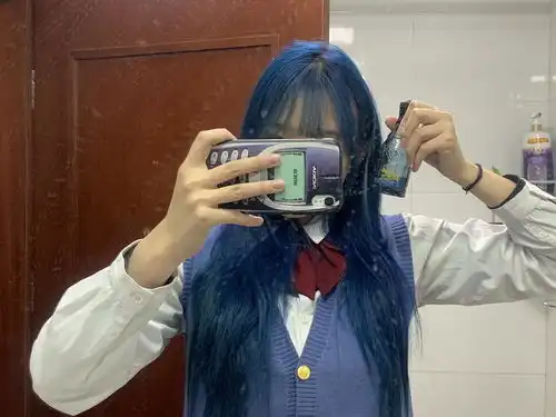 小绿人们或许可以尝试看看染克莱因蓝头发