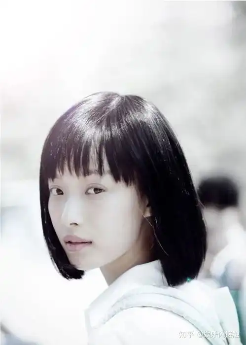 这12位女演员用一身旗袍证明在风情万种面前,可爱一文不值
