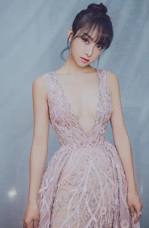 美女明星馆宋茜,率真靓丽
