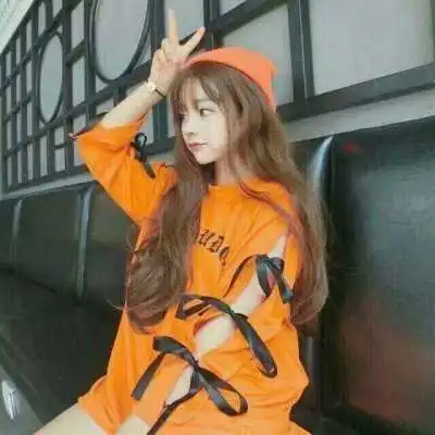 橙色系乖巧女生头像
