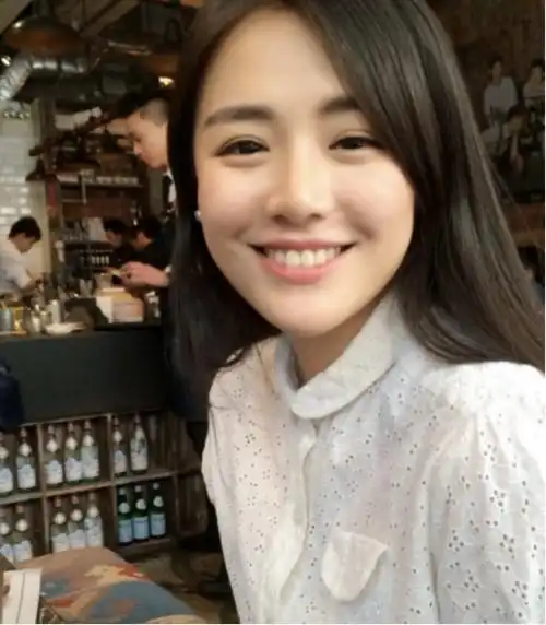 马思纯旧照曝光,清纯无敌网友感叹恋爱脑改改吧
