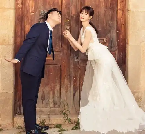沈梦辰正面回应与杜海涛婚礼正在筹备中,预计明年完婚
