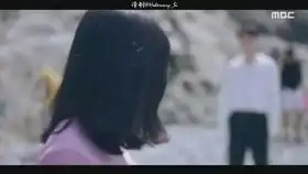 第四集端午小声念着哈鲁的名字哈鲁在车窗上写下端午两个字我宣布哈鲁跟端午锁了给我锁
