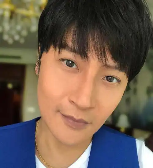 陈志朋再次出现南阳,照顾已故兄弟的父母,更关注重义
