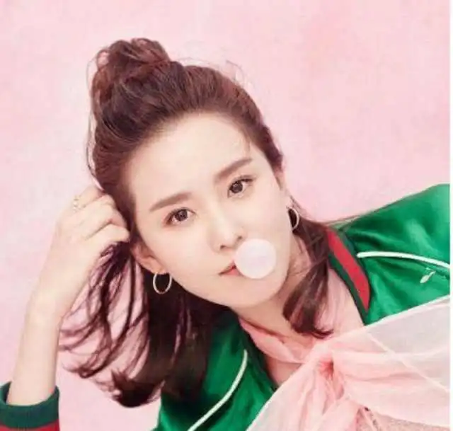 女星扎丸子头大比拼,热巴输给了郑爽,都说第1最好看
