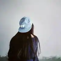 非主流qq头像女生背影
