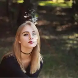 性感美丽的欧美女孩微信头像
