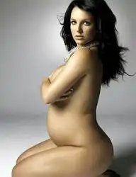 怀孕女星全裸孕照曝光6
