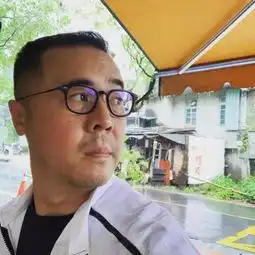 梁静茹老公更换头像似有心事
