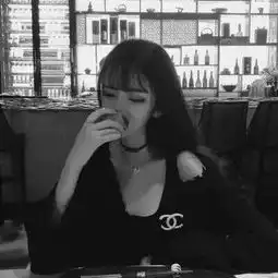 qq头像黑白女生好看冷酷有些东西适合烂在心里
