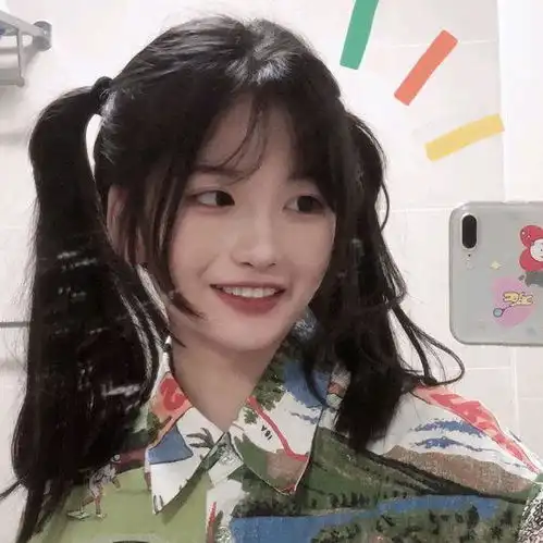女孩子突然换微信头像是为什么
