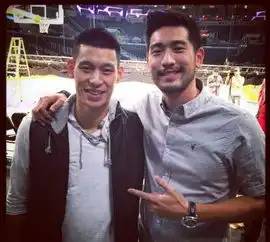 林书豪球鞋印高以翔合影是怎么回事林书豪悼念高以翔是什么情况
