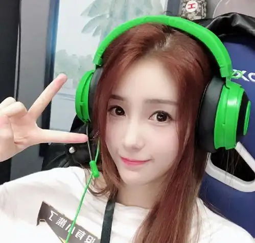 虎牙女主播自拍,颜值完全没有吸引力网友这腿拉的过分了哈
