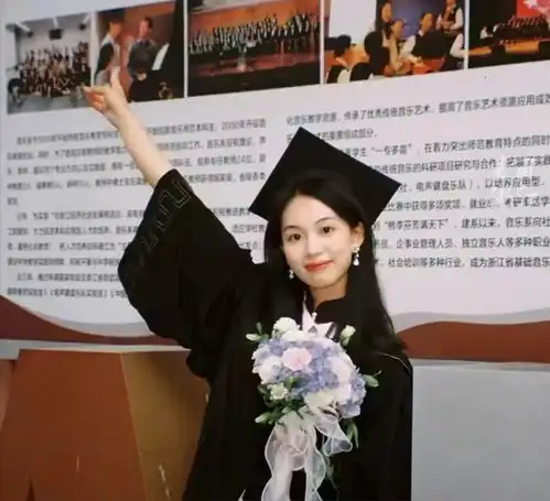 桥上推车的姑娘找到了小林老师,你真美
