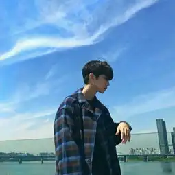 谁有这个的情侣头像或者说这个是不是情侣头像
