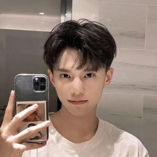 男生最帅的10款发型
