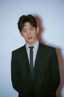 井柏然谈出演风中导演选择我,我选择突破
