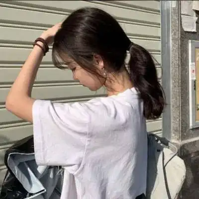 忧郁伤感女生背影头像一个人伤感孤单女生头像
