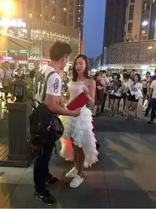 整反了90后美女骑哈雷拿房产证求婚成功图
