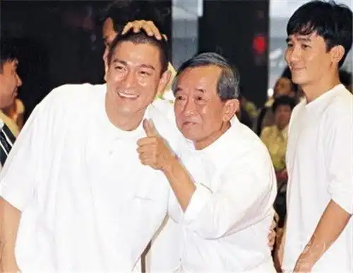 18年前,张国荣约见白龙王被拒,60天后跳楼自尽,白龙王说了4字
