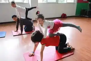 李小璐和小甜馨,亲子瑜伽太有爱
