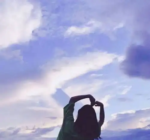 火了不像情头的情侣头像,能看出情头算我输,班主任已退群
