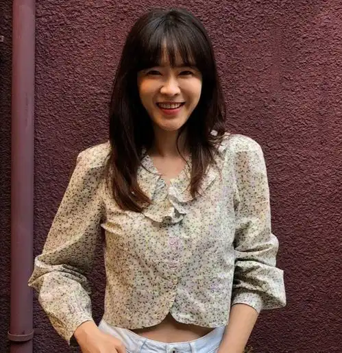 李艾
