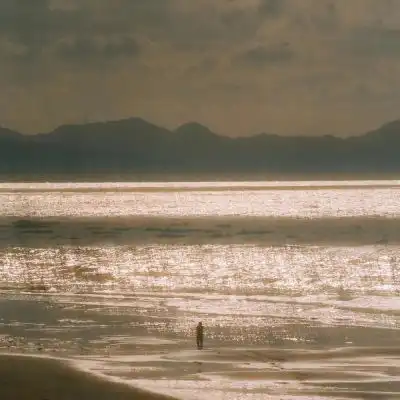 唯美风景图阴沉天空中有一小束唯美图片我要个性网
