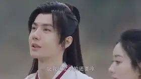 美人儿锁住玉树临风的美男子
